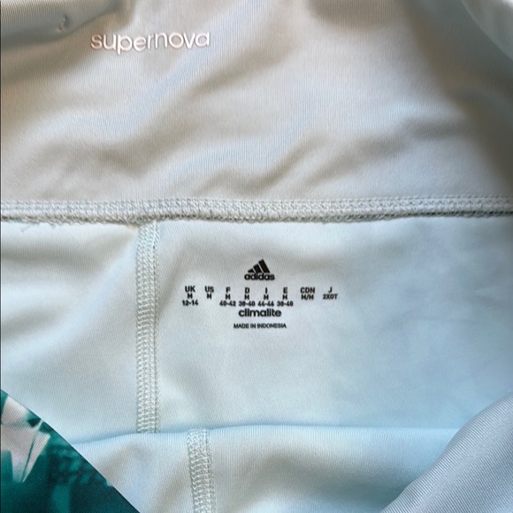 Adidas Green Leggings with Dynamic Design - Picture 3 of 5